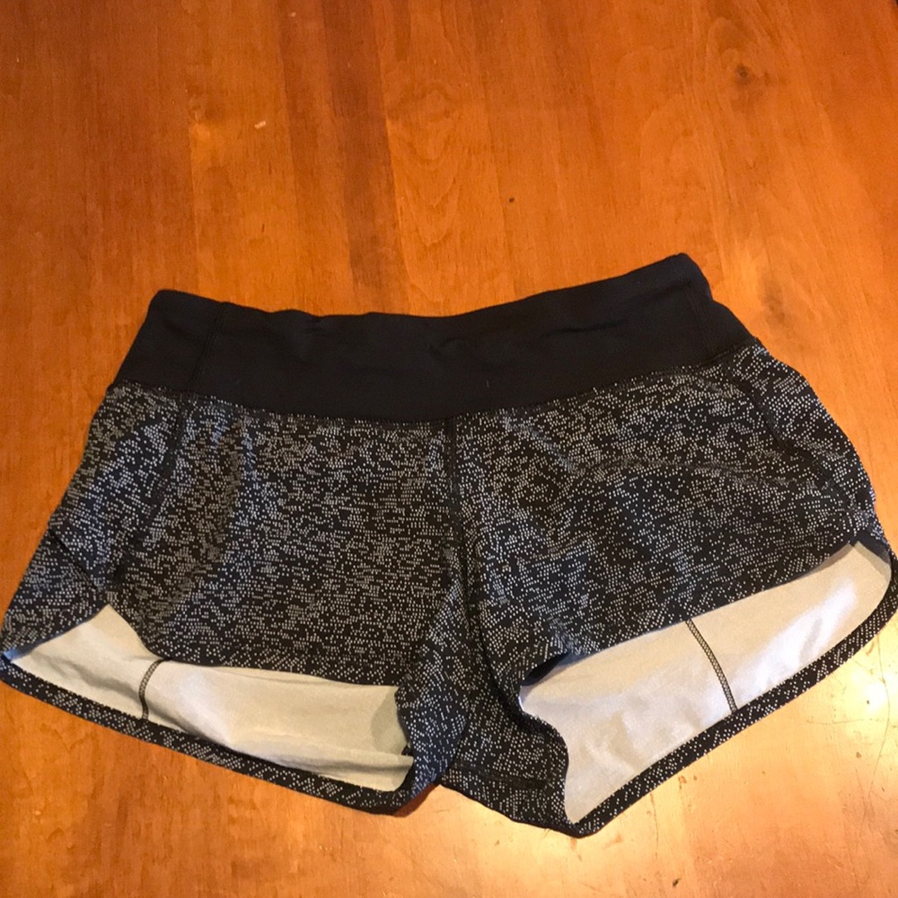 Lululemon speed up shorts 2.5”